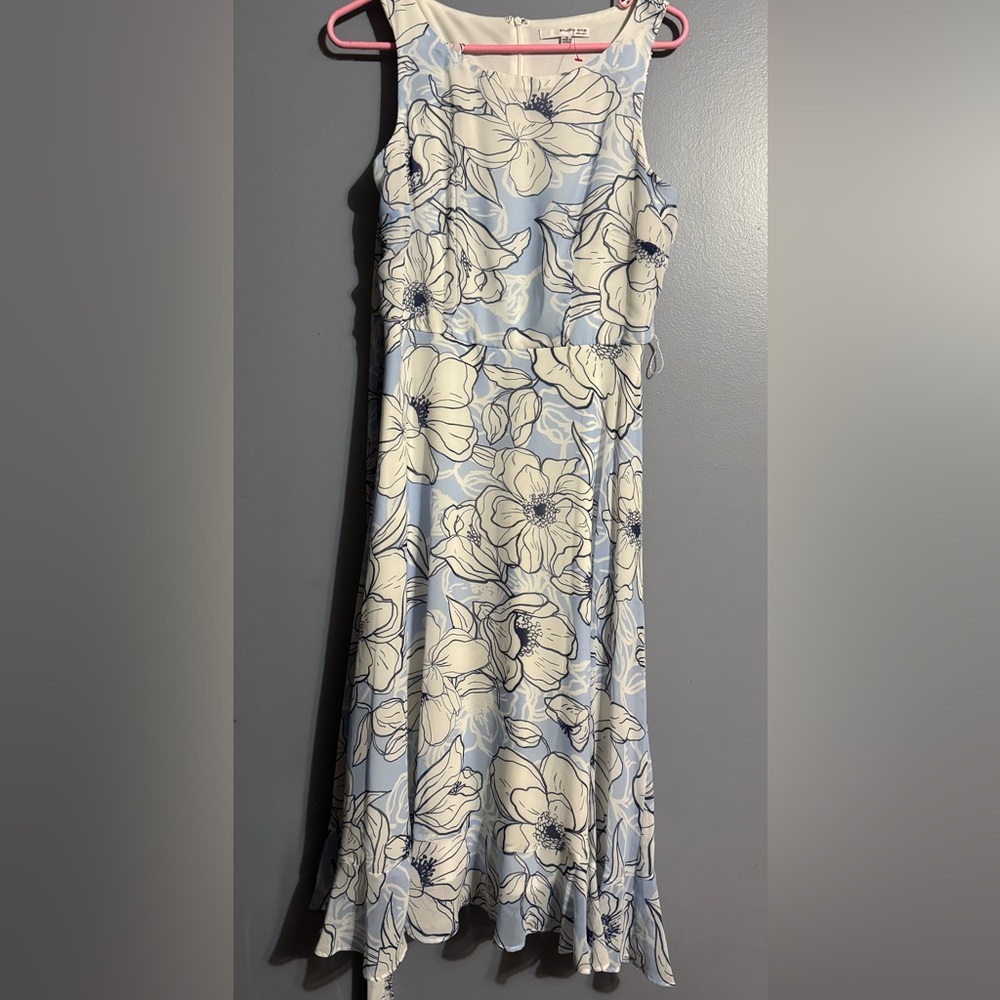 Elegant Blue and White Floral Midi Dress
